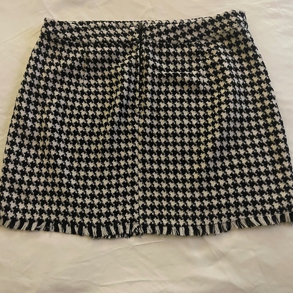 ✨ SO Black Corduroy Mini Skirt - Size XL - New Without Tags ✨ - Picture 5 of 7